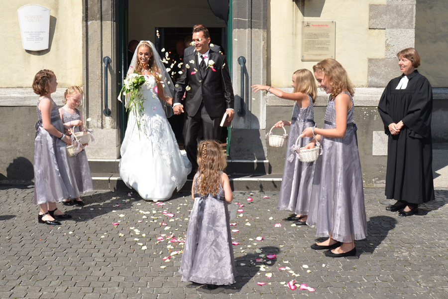Hochzeitsfotos in der Neanderkirche in Düsseldorf
