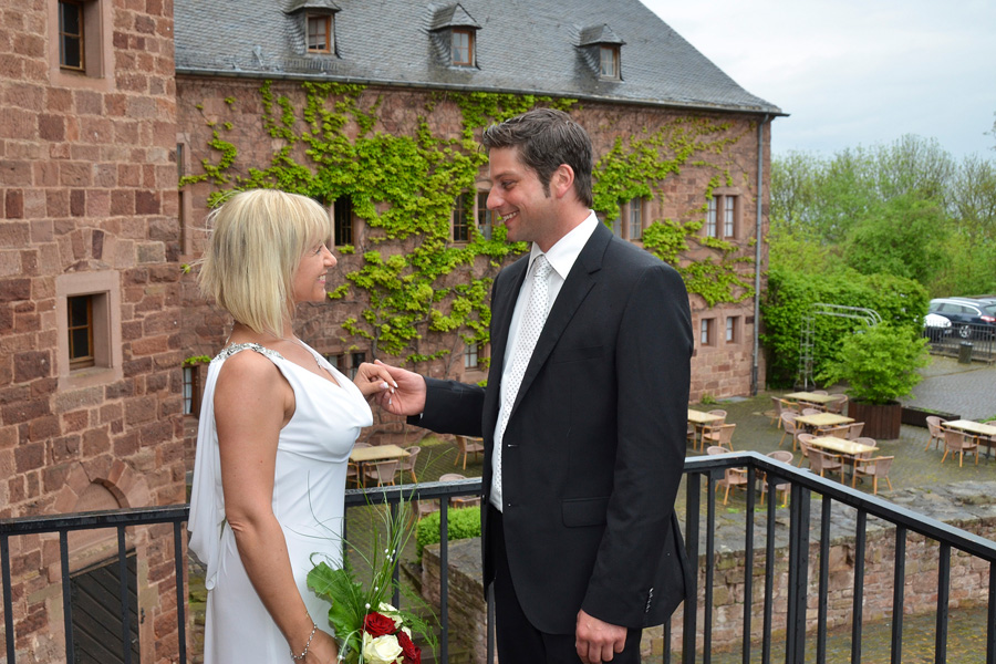 Hochzeitsfotograf, Brautpaarshooting Burg Nideggen, Brautpaarshooting